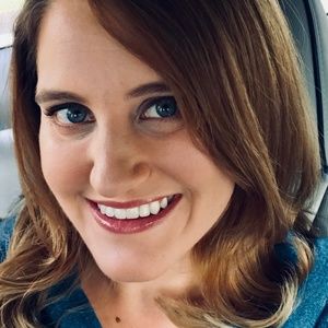 Meet your Posher, Carissa